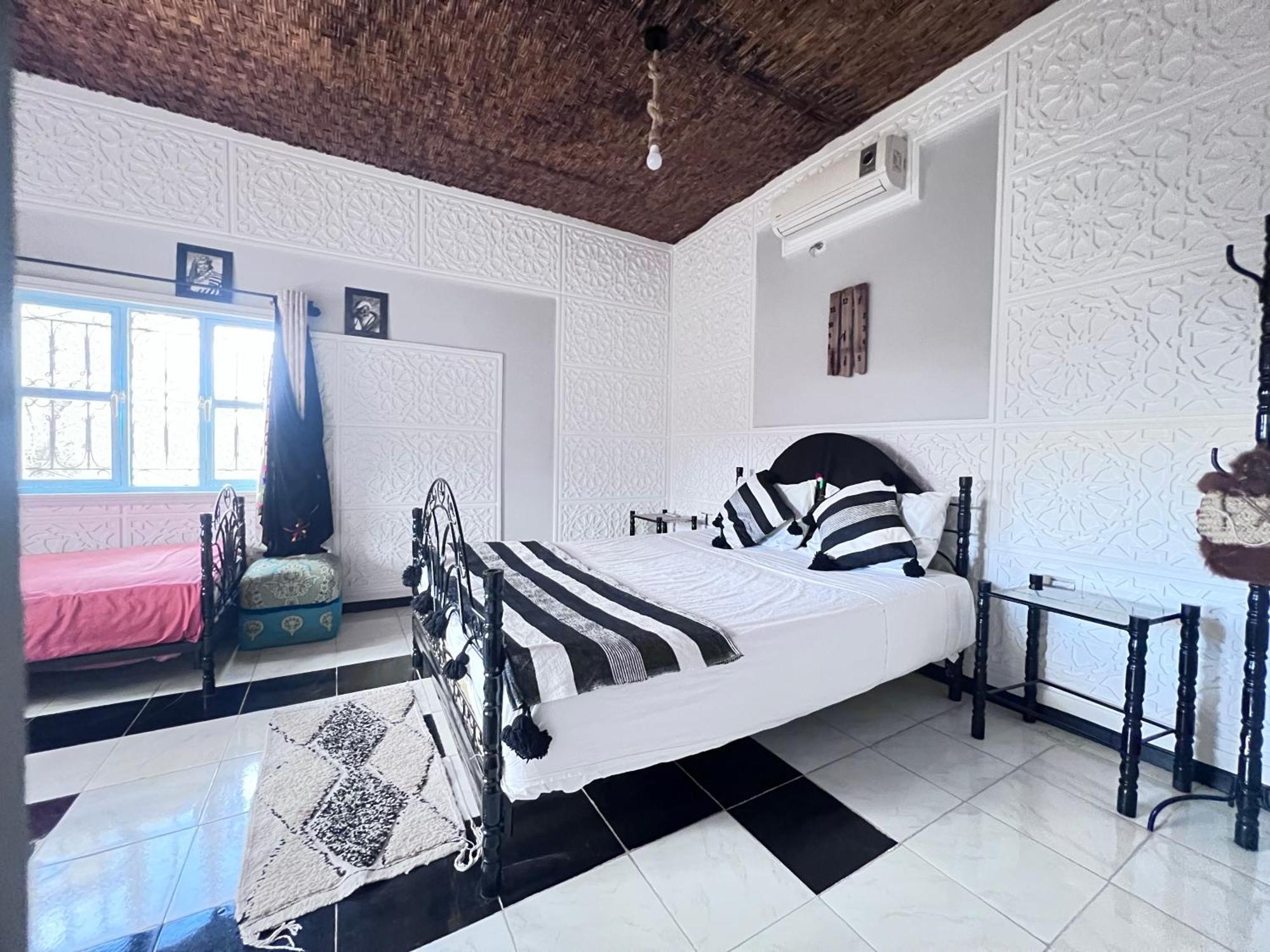 La Maison Traditionnelle Hotel Et Guesthouse 타프라우트 외부 사진
