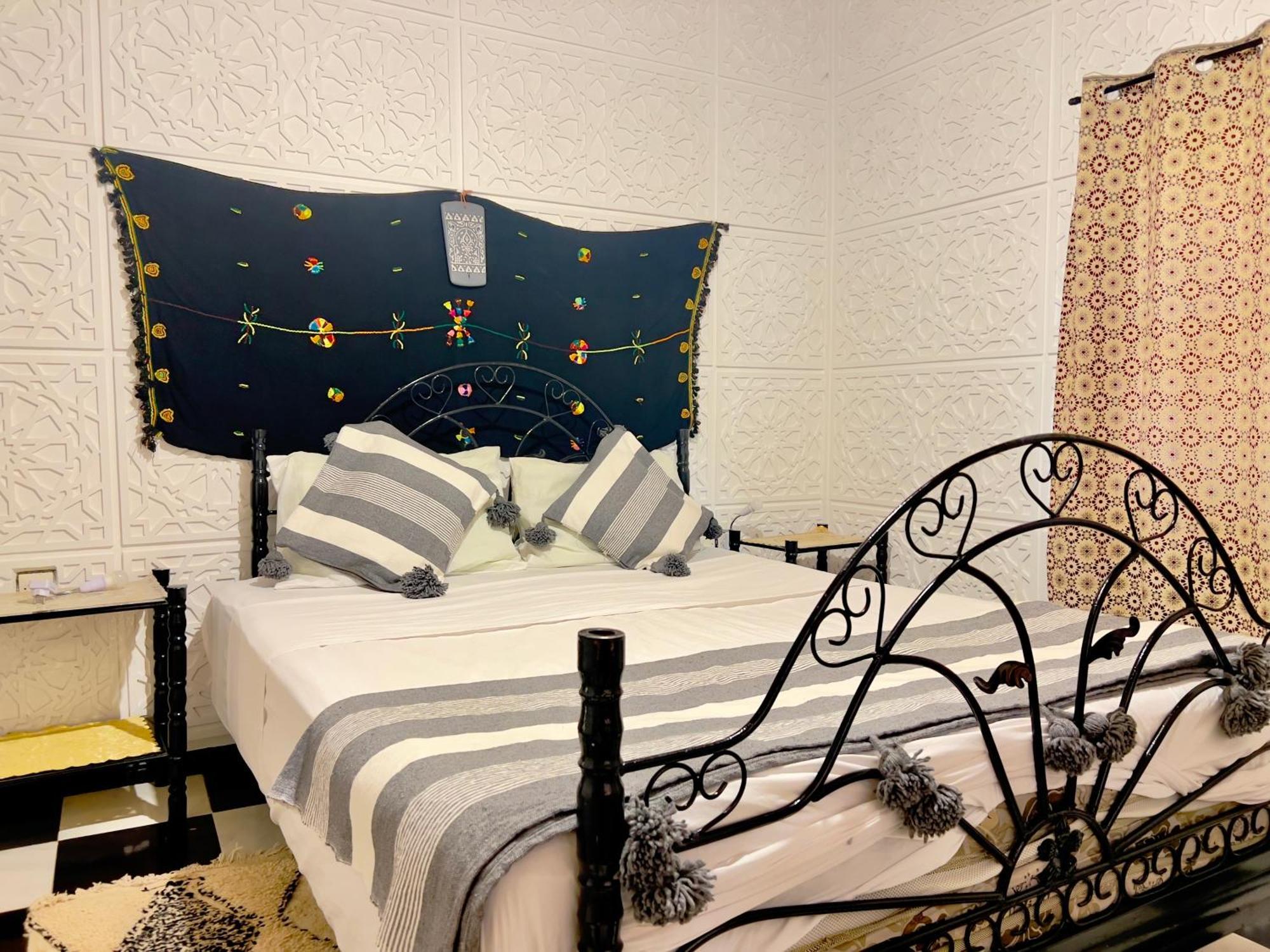 La Maison Traditionnelle Hotel Et Guesthouse 타프라우트 외부 사진